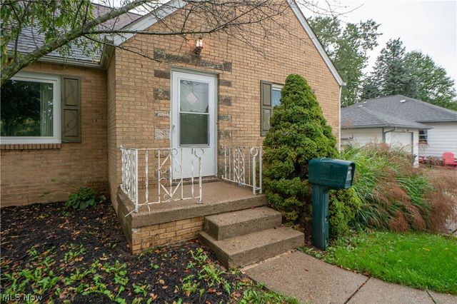 3809 Frazer Avenue NW, Canton, OH 44709