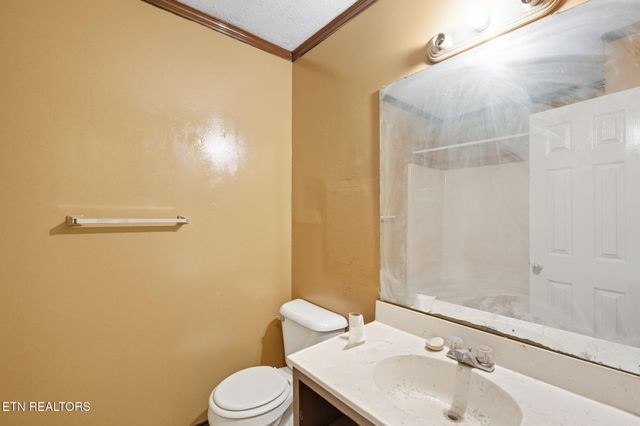 201 County Road 176, Athens, TN 37303