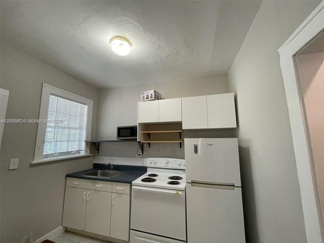 3364 SW 2nd St 4, Miami, FL 33135