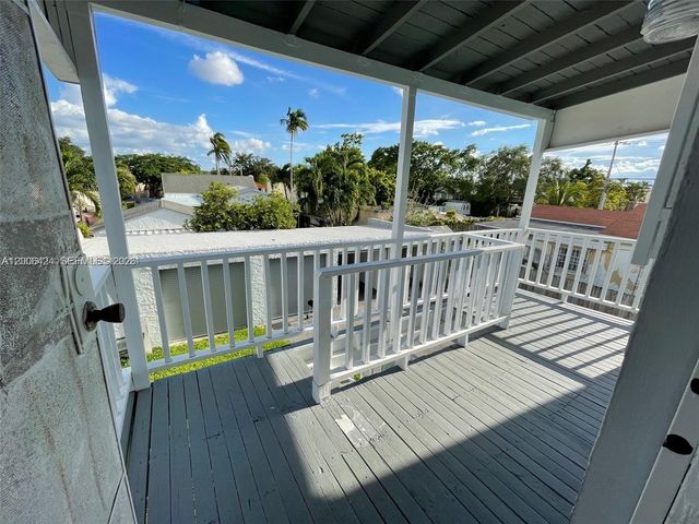 3364 SW 2nd St 4, Miami, FL 33135