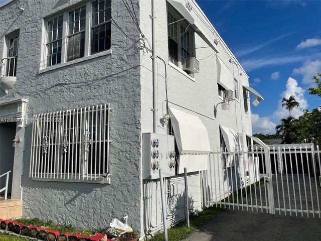 3364 SW 2nd St 4, Miami, FL 33135