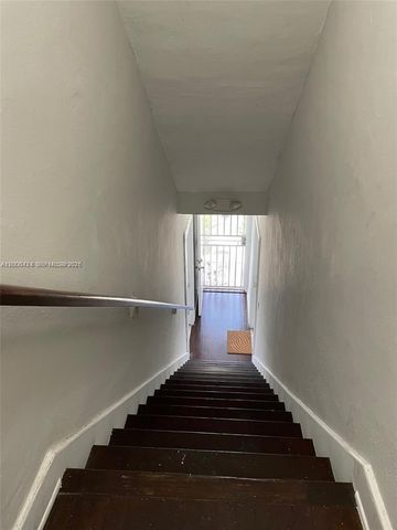 3364 SW 2nd St 4, Miami, FL 33135