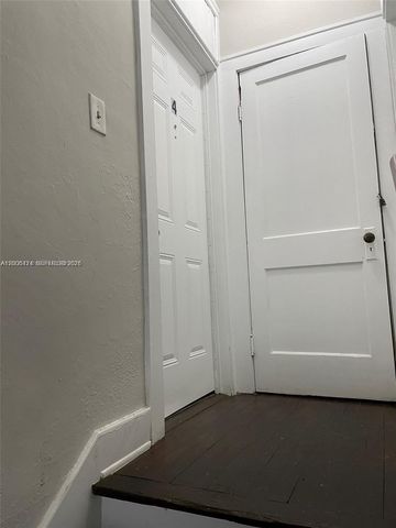 3364 SW 2nd St 4, Miami, FL 33135