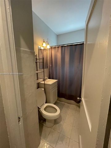 3364 SW 2nd St 4, Miami, FL 33135