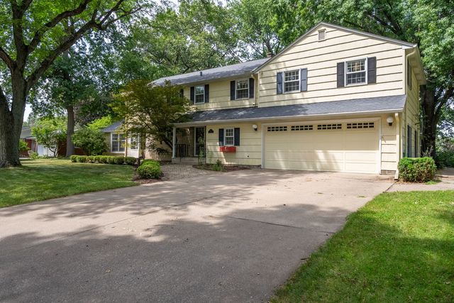 3517 26th Avenue A, Moline, IL 61265