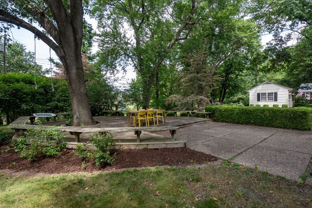 3517 26th Avenue A, Moline, IL 61265