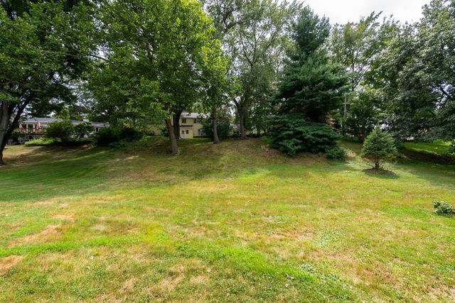 3517 26th Avenue A, Moline, IL 61265