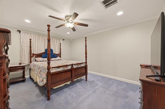2 Magnolia Lane, Huffman, TX 77336