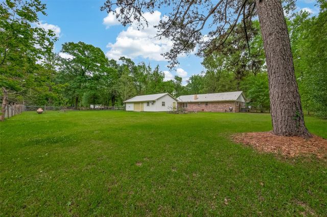 2 Magnolia Lane, Huffman, TX 77336