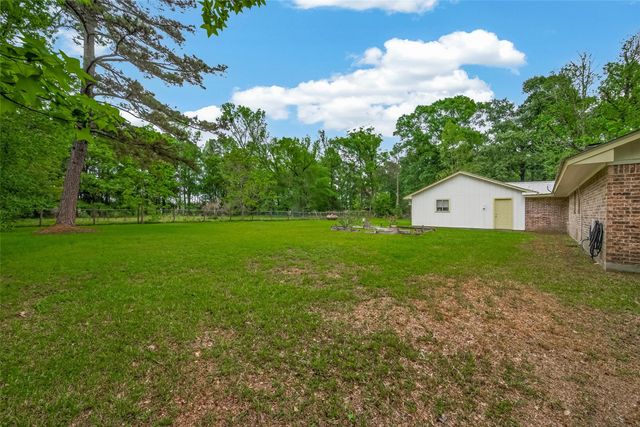 2 Magnolia Lane, Huffman, TX 77336