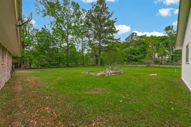 2 Magnolia Lane, Huffman, TX 77336