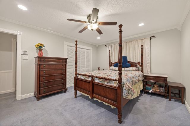 2 Magnolia Lane, Huffman, TX 77336