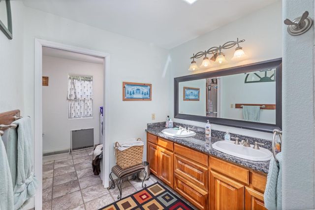 45544 Pine River Rd, Ahwahnee, CA 93601