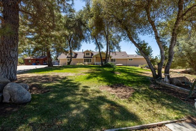 45544 Pine River Rd, Ahwahnee, CA 93601