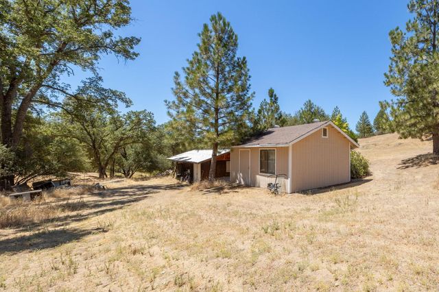 45544 Pine River Rd, Ahwahnee, CA 93601