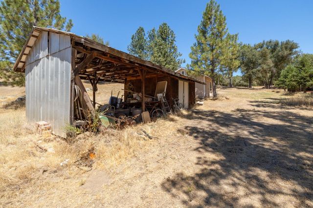 45544 Pine River Rd, Ahwahnee, CA 93601