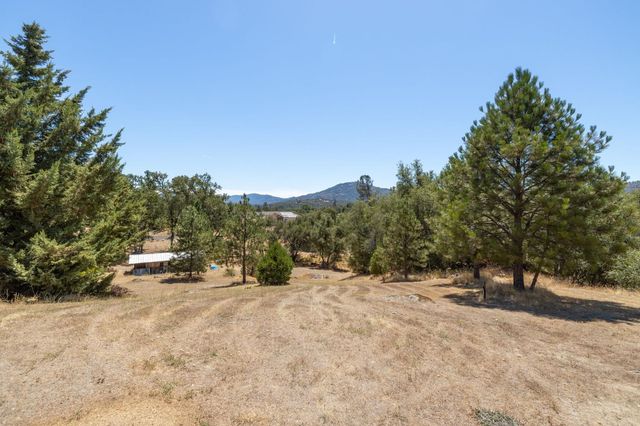 45544 Pine River Rd, Ahwahnee, CA 93601