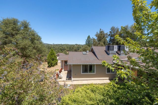45544 Pine River Rd, Ahwahnee, CA 93601