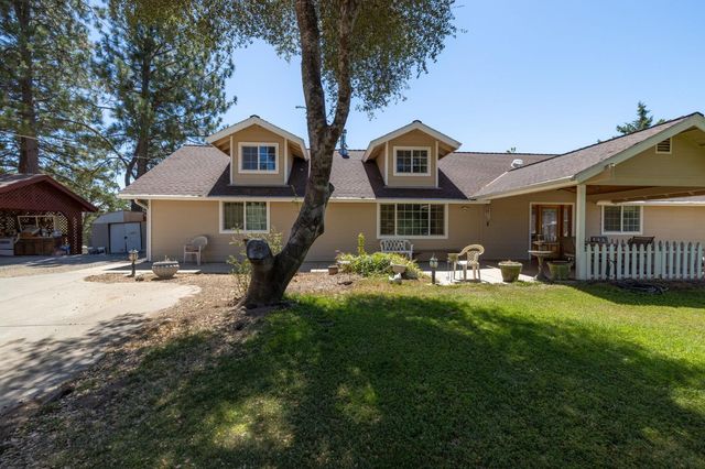45544 Pine River Rd, Ahwahnee, CA 93601