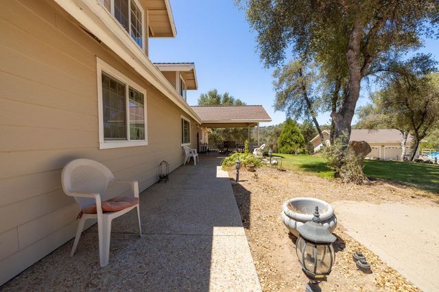 45544 Pine River Rd, Ahwahnee, CA 93601