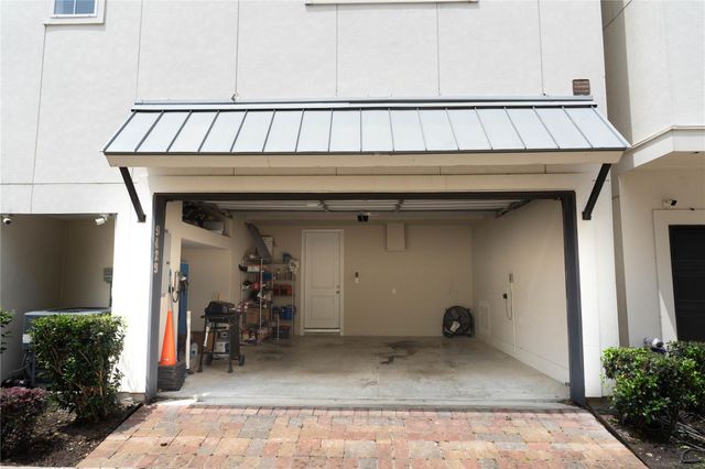 9429 London Bridge Station, Houston, TX 77045