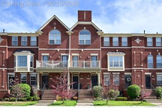 3263 Camden Drive, Troy, MI 48084
