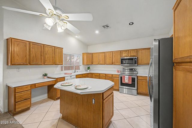 7672 W BETTY ELYSE Lane, Peoria, AZ 85382