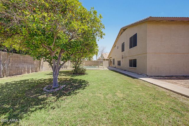 7672 W BETTY ELYSE Lane, Peoria, AZ 85382