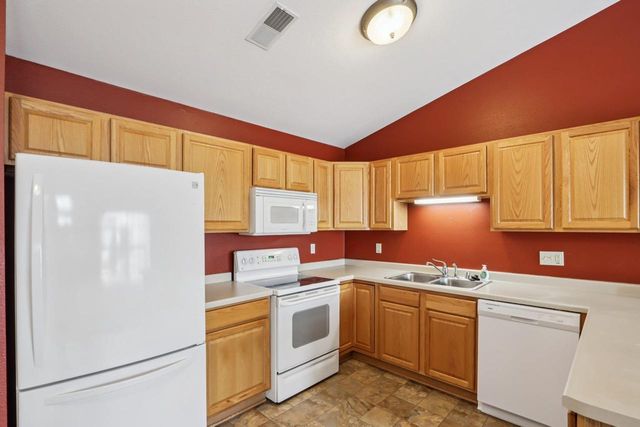 1608 Commonwealth Drive, Fort Atkinson, WI 53538