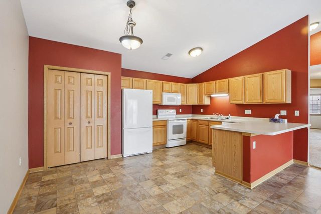 1608 Commonwealth Drive, Fort Atkinson, WI 53538