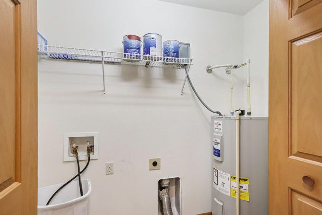 1608 Commonwealth Drive, Fort Atkinson, WI 53538