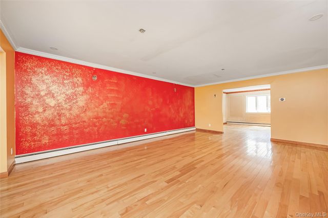 1103 Carlls Straight Path, Dix Hills, NY 11746