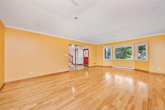 1103 Carlls Straight Path, Dix Hills, NY 11746