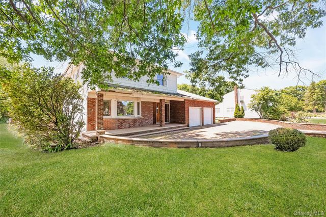 1103 Carlls Straight Path, Dix Hills, NY 11746