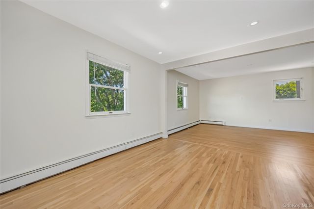 1103 Carlls Straight Path, Dix Hills, NY 11746
