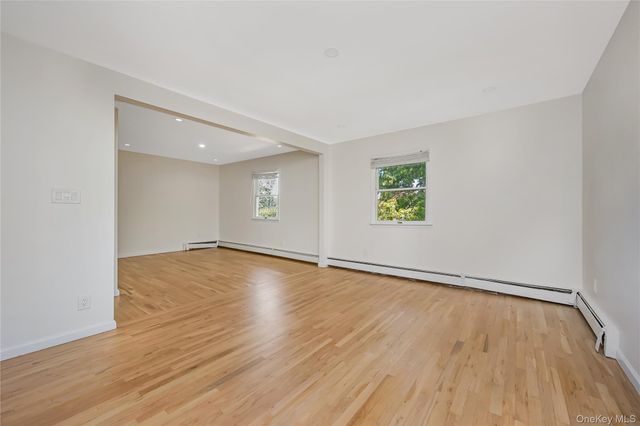 1103 Carlls Straight Path, Dix Hills, NY 11746