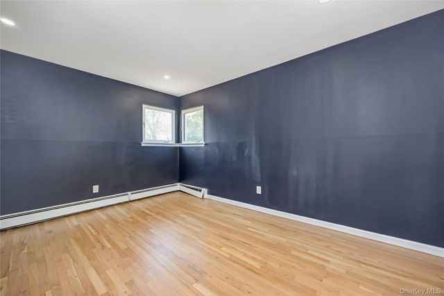 1103 Carlls Straight Path, Dix Hills, NY 11746
