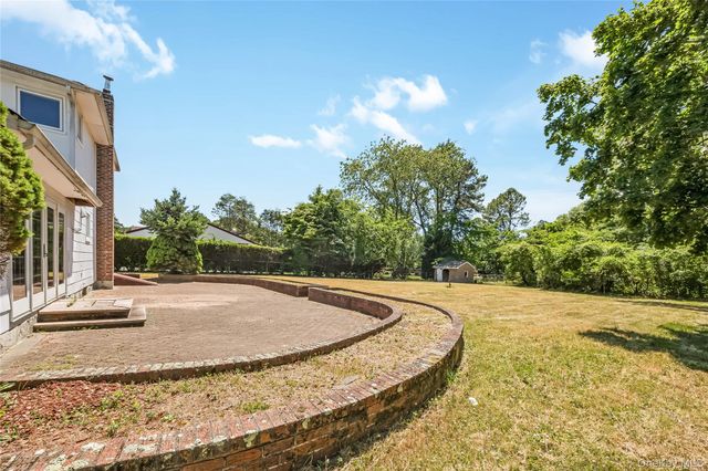 1103 Carlls Straight Path, Dix Hills, NY 11746