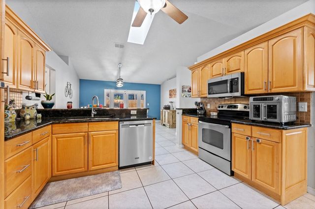 956 EDGEHILL DRIVE, Palm Harbor, FL 34684