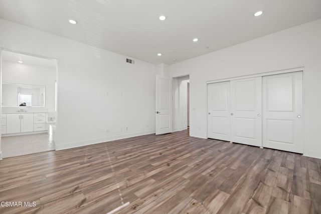 27503 N Golden Currant Place, Valencia, CA 91381