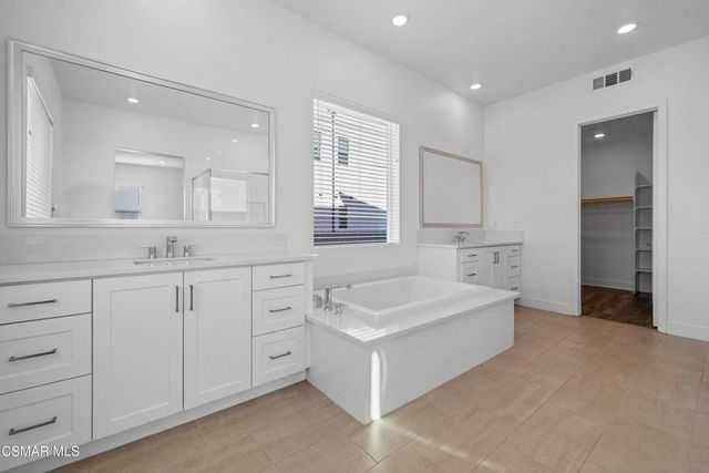 27503 N Golden Currant Place, Valencia, CA 91381