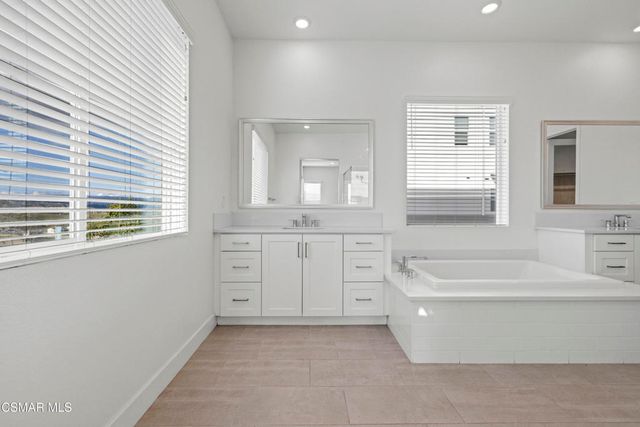 27503 N Golden Currant Place, Valencia, CA 91381