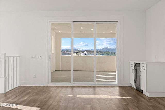 27503 N Golden Currant Place, Valencia, CA 91381