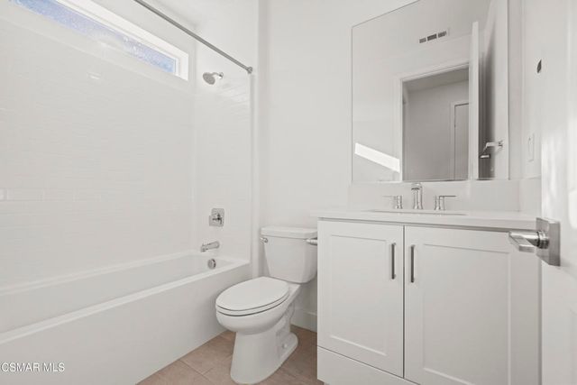 27503 N Golden Currant Place, Valencia, CA 91381