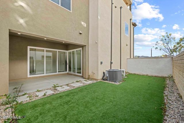 27503 N Golden Currant Place, Valencia, CA 91381