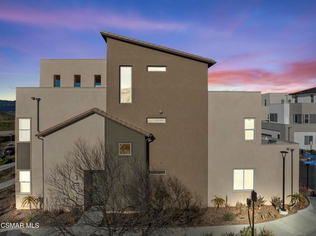 27503 N Golden Currant Place, Valencia, CA 91381