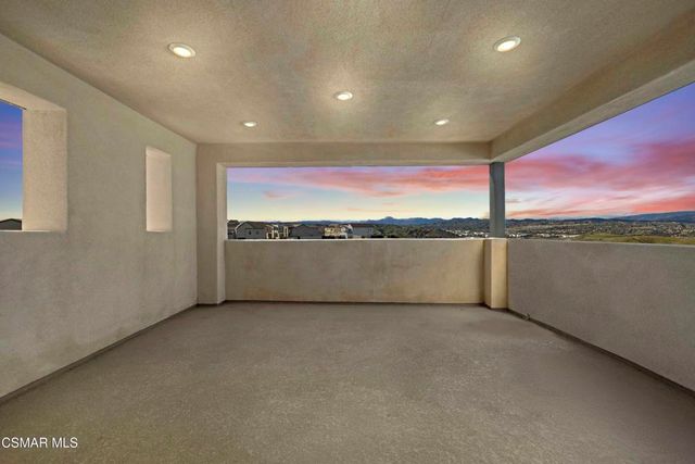 27503 N Golden Currant Place, Valencia, CA 91381