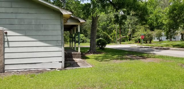 102 Harper Street, Walterboro, SC 29488