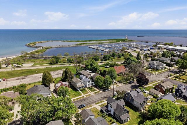 613 N 4th STREET, Manitowoc, WI 54220