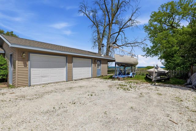 613 N 4th STREET, Manitowoc, WI 54220